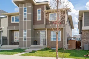 Bright & Modern Home Near YYC, Shopping & Banff - Image 2