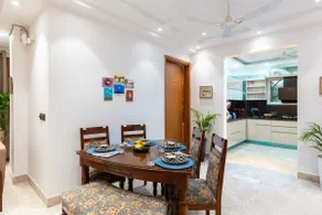Homlee-Vasant Kunj-4BHK-Luxurious-20 Min Airport - Image 2