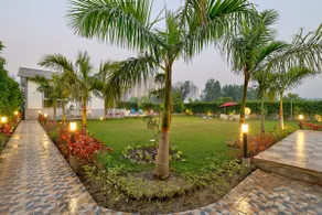 Farm W/Pool & Lawn| Near 150 Mall - Image 5