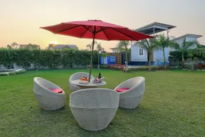 Farm W/Pool & Lawn| Near 150 Mall - Image 3