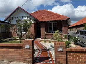 Haberfield – Newly Renovated 4BR Home - Sleeps 8 - Image 3