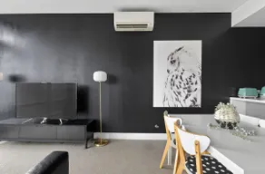 Modern chic concert escape - free parking - Image 2