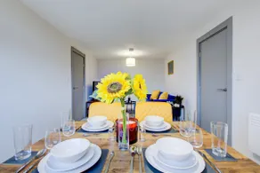 Modern 2 Bed in High Wycombe by ARP Homes, Ideal for Families or Business, Free Parking - Image 3