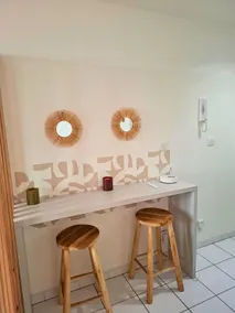 Le Petit Bali - Studio de Standing avec Wi-Fi & TV, proche tramway - Image 4