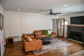 Modern House Near Downtown w/EV Charger & King Bed - Image 4