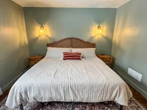 Modern House Near Downtown w/EV Charger & King Bed - Image 5