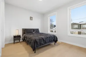 King Bed 10 Minutes To Downtown Luxury Townhouse - Image 4