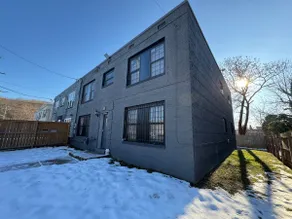 Two Bedroom Cozy Apartment in DC - Image 2