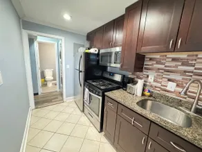Two Bedroom Cozy Apartment in DC - Image 4