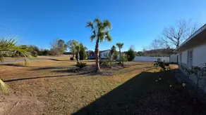 The beach house in lake view - Image 4