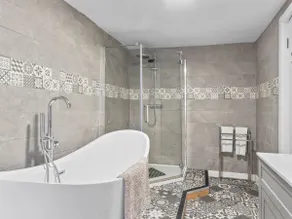 Spacious 4 Bed in Central Ulverston | Sleeps 10 - Image 5