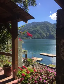 Cottage with a view of Lake Atitlán - Image 2