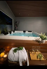 “Retreat with heated Jacuzzi, ranch-style atmosphere.” - Image 4
