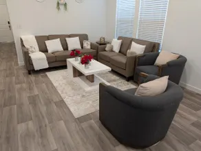 New build 3BR Home • Luxury Bedding, Close 2 Shops - Image 2