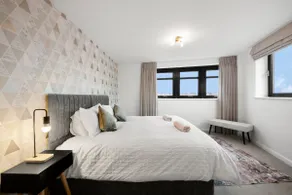 Skyline Penthouse | Parking | Ideal for Long Stays - Image 4