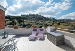 Lakefront Panoramic Terraces | Castle View - Image 4