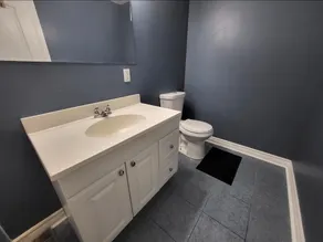 Deluxe unit with 3 beds - Image 4