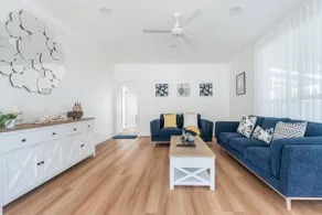 Foreshore Haven - Poolside Comfort near Rye Beach - Image 4