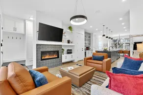 Luxury 3BR home Marda Loop - Image 3