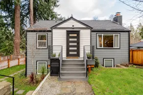 2br Oasis | Light rail to downtown | AC & EV|Yard - Image 2