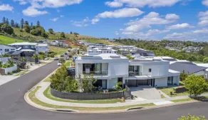 Habitat - Lush Lennox Head Apartment - Image 2