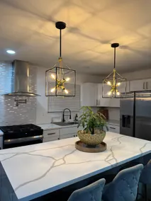 Luxury CalKing master bedroom Apartment - Image 3