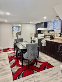 Relaxing suite by Lake Ontario - Image 3