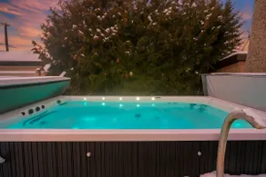 Urban Oasis - with 16ft Swim Spa - Heated Hot Tub & Pool - Image 2