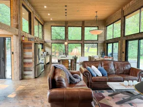 Stunning Cottage on Lake of The Woods! - Image 4