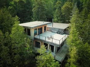 Stunning Cottage on Lake of The Woods! - Image 2