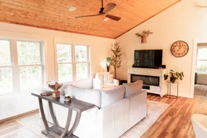 Honeycutt Creek Cabin - Image 4