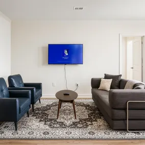 Sleeps 6 | Modern | Lafayette - Image 2