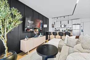 NYC Close | Comfortable 2BR Apt for Groups | 10 - Image 5