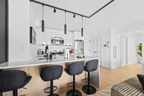 NYC Close | Comfortable 2BR Apt for Groups | 10 - Image 4