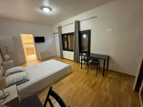 Private Spa & Zen Atmosphere - Image 3