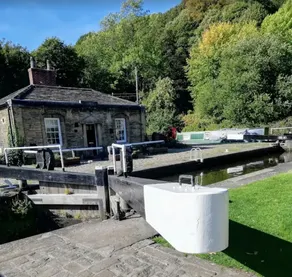 Lock Keepers Cottage at Salterhebble - Image 2
