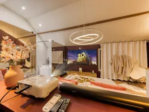 Chambre XXL, Luxueux, Home Cinéma, Jardin - Image 4