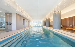 Modern 1BR Prima Tower Walk to Crown - Image 5