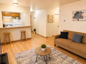 *Downtown*Studio* Stadium*Hospital*UofM*Dining* - Image 4