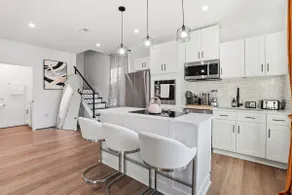 DC Luxury 5BR/5.5BA+Free Parking+Metro+ EV Charger - Image 4
