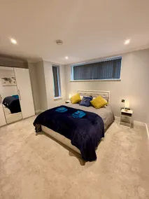 Perfect Getaway in Vibrant Neighbourhood - Image 2