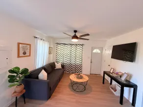 ~ La Casita ~ about 6 minutes to I-75 - Image 4
