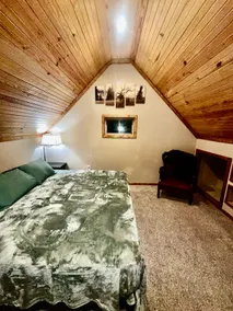 Cozy Cabin in the woods - Image 4