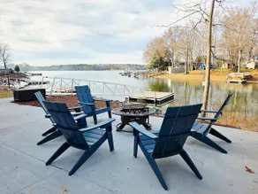 *NEW* Water𝙢𝙖𝙧𝙠 Villa - hot tub | lakefront - Image 3