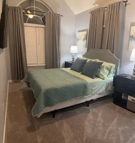 Mid/Longterm Spacious Home w/ First Floor King Bed - Image 3