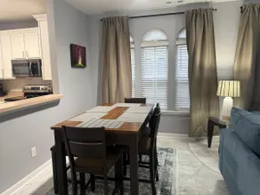 Mid/Longterm Spacious Home w/ First Floor King Bed - Image 2