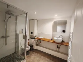 Apartment with balcony in the city center - Image 4