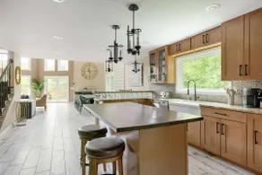 Luxury Lake House • Sauna • Steam Room • Hot Tub - Image 3