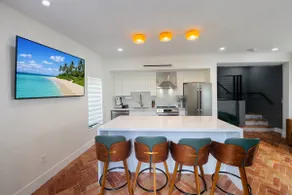Modern 3BR Home Sleeps 8 Near Calle 8 Fast WiFi - Image 4