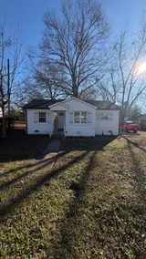 The Retreat on 6th Street - Image 2